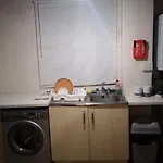 Spacious 7 Bedroom House Only 4 Mins From Luton Airport